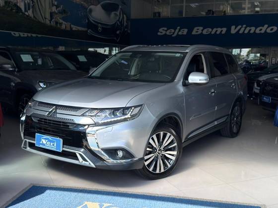 MITSUBISHI OUTLANDER 2.2 MIVEC DI-D DIESEL HPE-S AWD AUTOMÁTICO MITSUBISHI OUTLANDER 2.2 MIVEC DI-D DIESEL HPE-S AWD AUTOMÁTICO